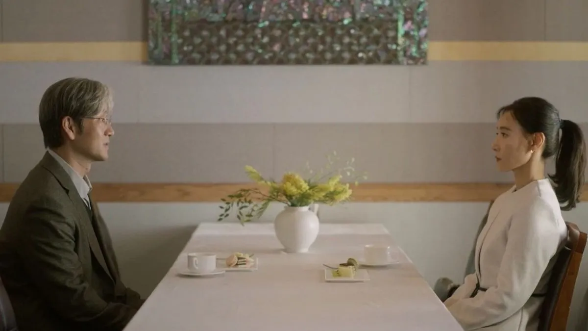 Sun Yeong and Tae Ju meeting after 30 years
