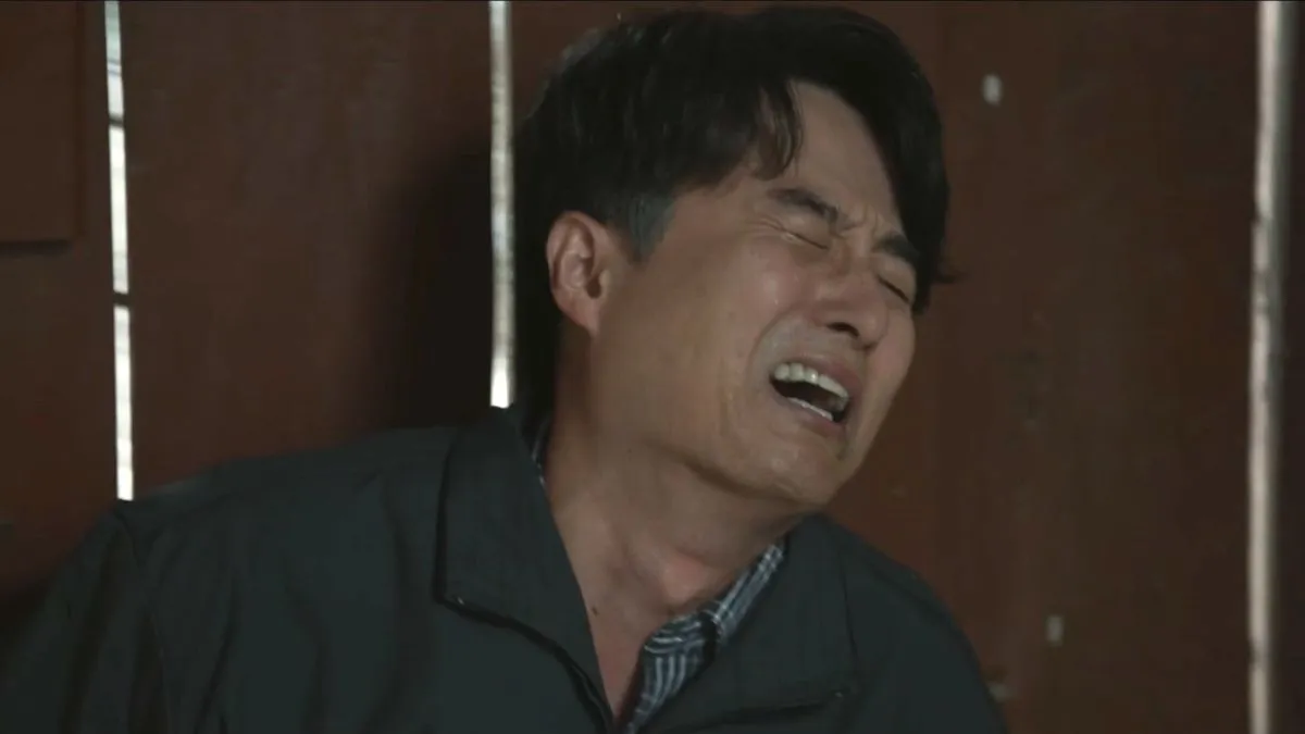 Seok Man accusing Tae Ju for ruining his life
