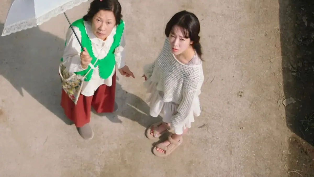 Old and young version of Hae Suk