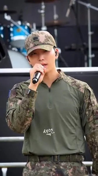 Seoho in military uniform